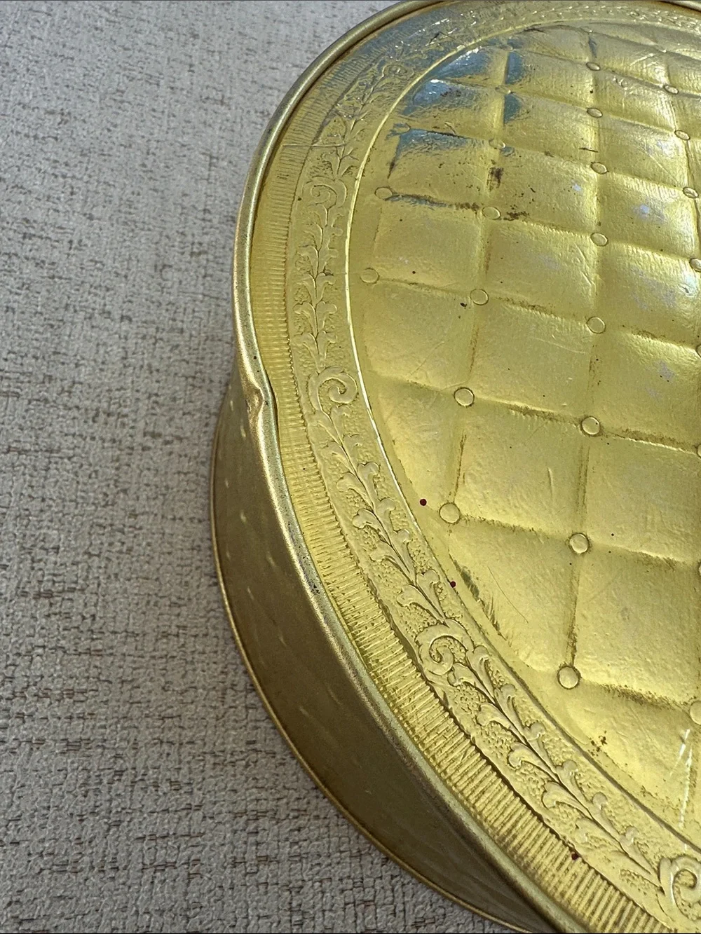 Vintage 1970s Guildcraft Gold Quilted Embossed Country Inn Round Tin - 10”
